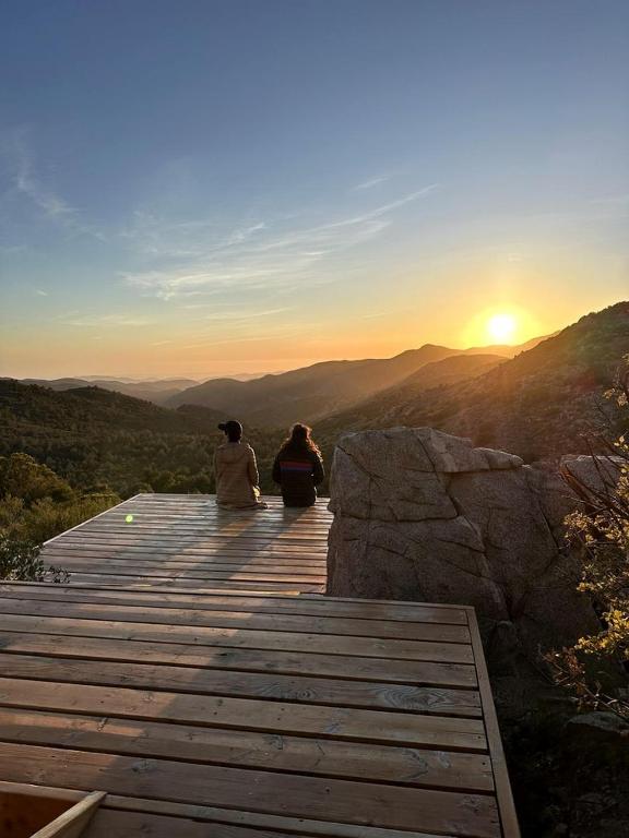 21 Best Off-Grid Prefab Homes (With Prices) - Green Building Elements - Fully Equipped Off-Grid Apartments