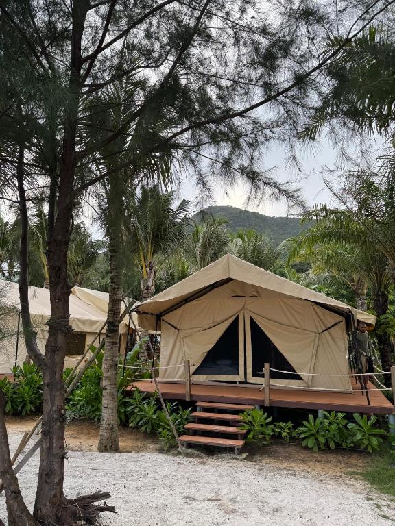 Superior Safari Tent