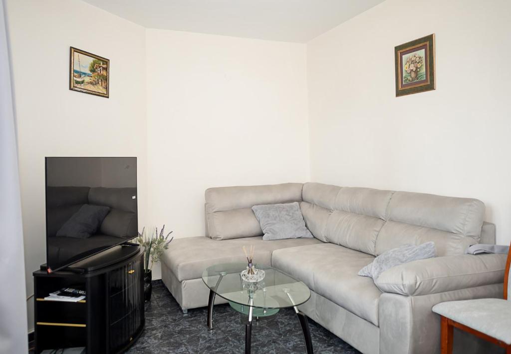 2-Bedroom Apartment in Prime Varna Location by Flat Mаnаger