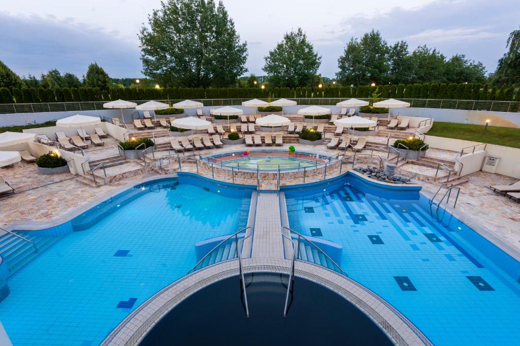 Bazén v ubytování Hotel Livada Prestige - Terme 3000 - Sava Hotels & Resorts nebo v jeho okolí