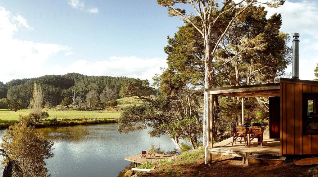 Off The Grid Homes For Sale - Off-Grid Apartment With Waterfront View