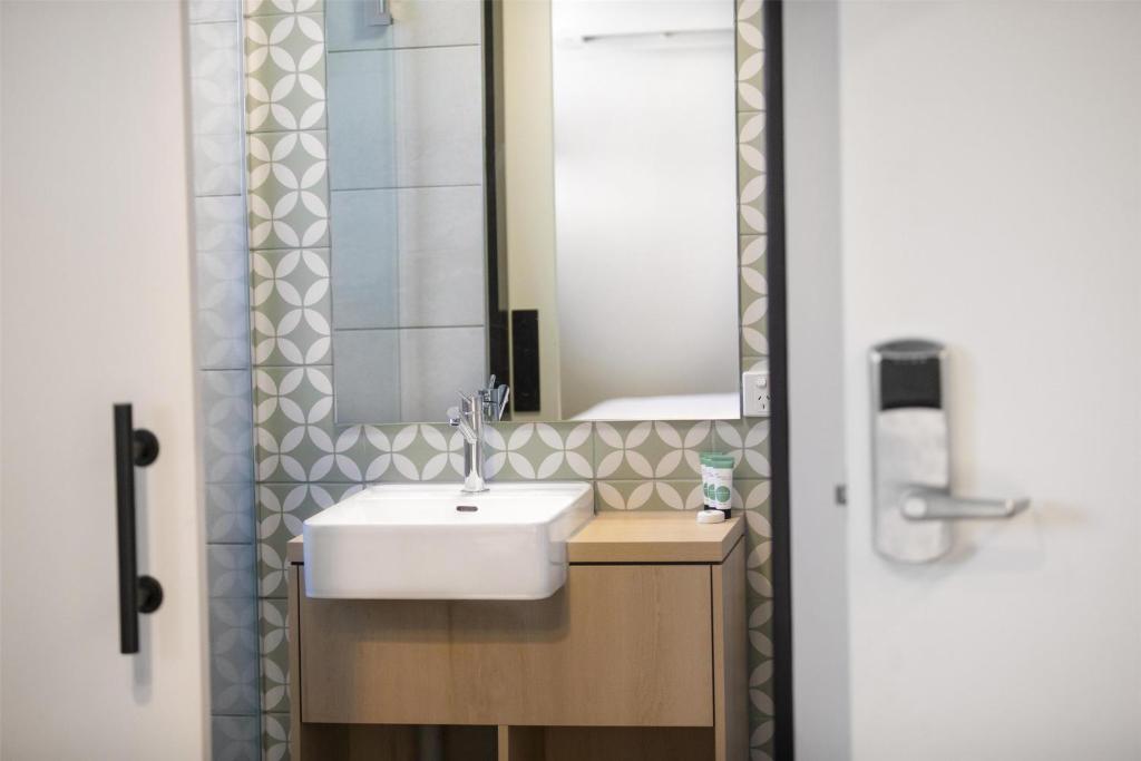 Nightcap at Prince of Wales Hotel - Resim 10