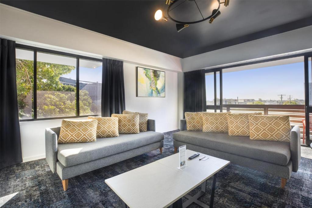 Nightcap at Prince of Wales Hotel - Resim 32