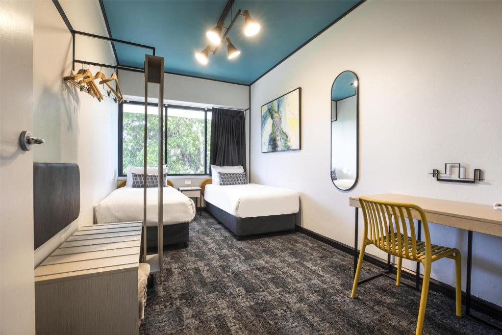 Nightcap at Prince of Wales Hotel - Resim 39