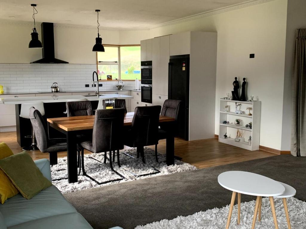 Cheerful country home with 3-bedrooms, 2-bathrooms - Resim 4