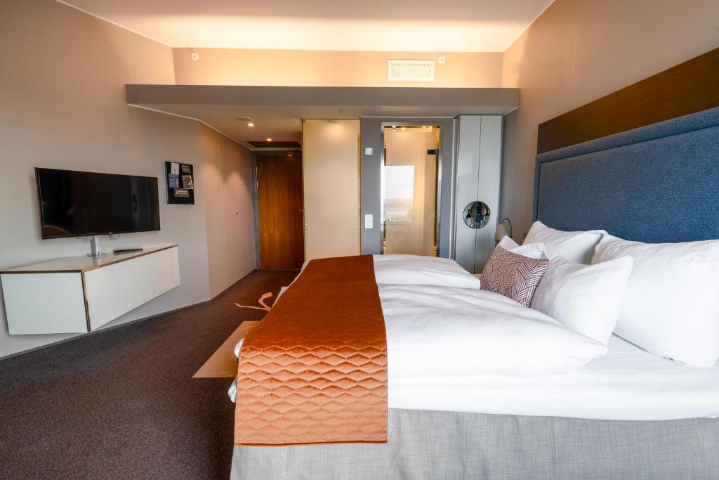 
Deluxe Double Room with Mountain View
