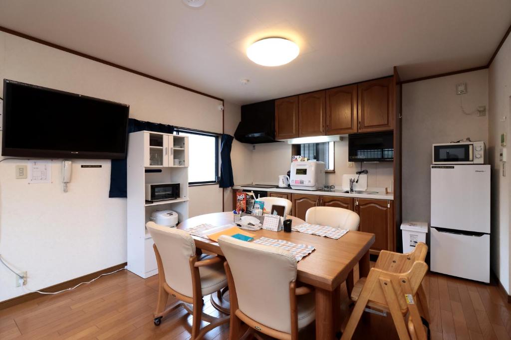 Η κουζίνα ή μικρή κουζίνα στο LJ INN Shijo Omiya hanare 5 Bike Free Wifi