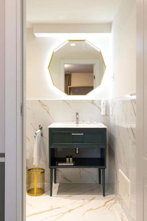 
Junior Suite with Rooftop view
