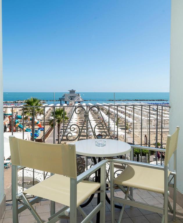 Hotel Lido - Standaard Driepersoonskamer Met Uitzicht Op Zee