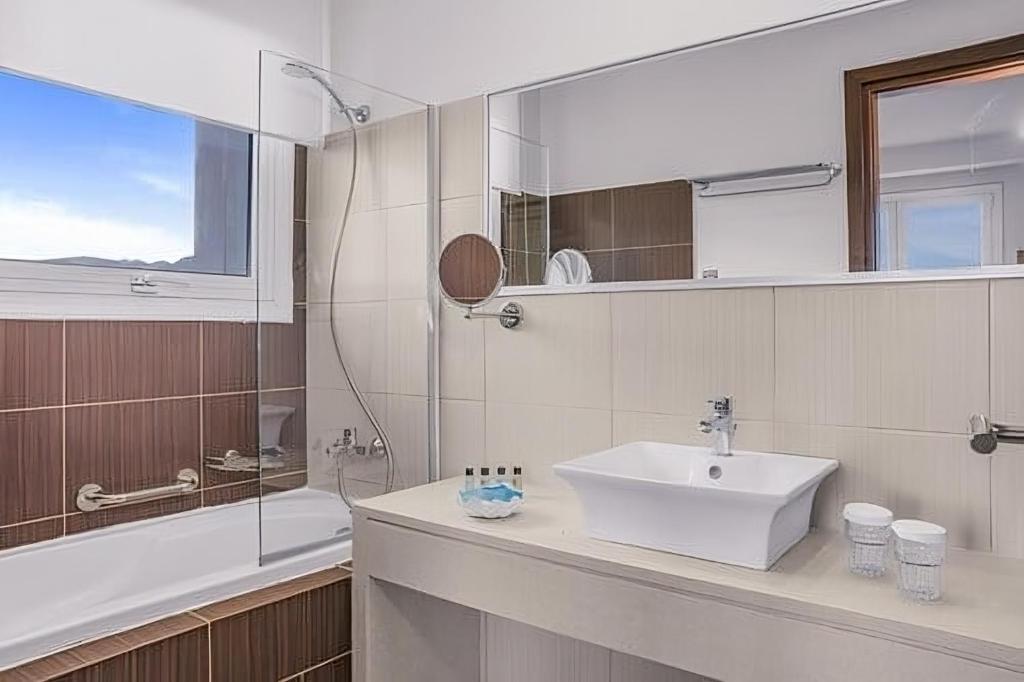 Glaros Beach Hotel - 15