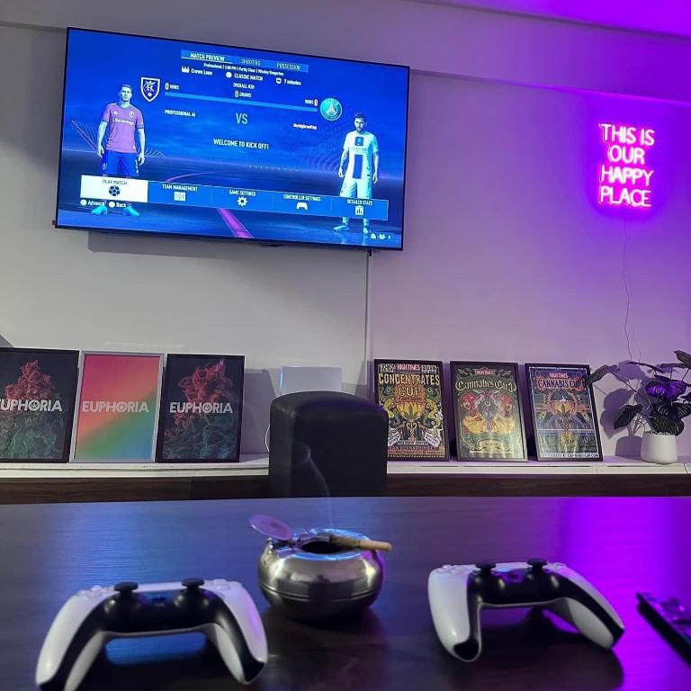 Mango Hostel – 420 Friendly