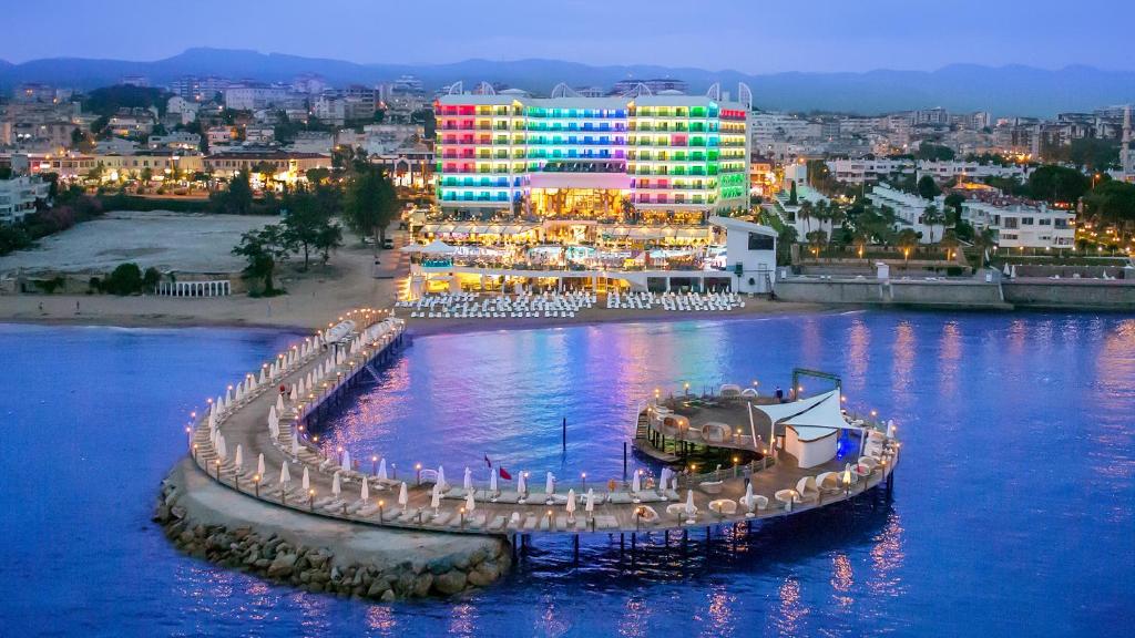 Azura Deluxe Resort & Spa - Ultra All Inclusive