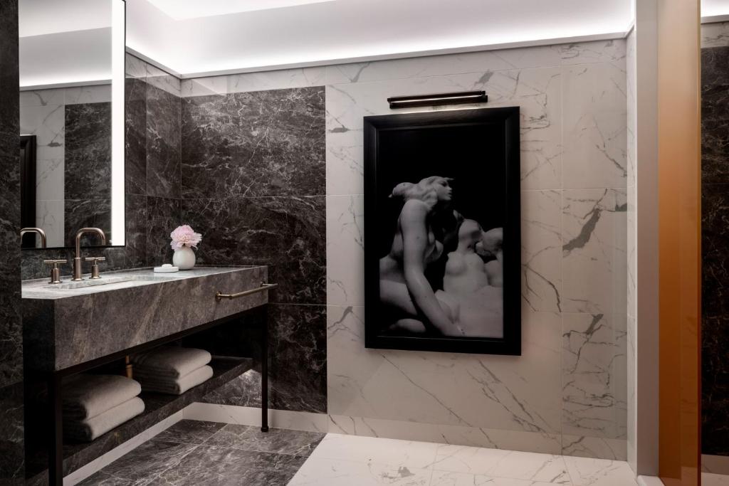 Four Seasons Hotel Montreal photo 4