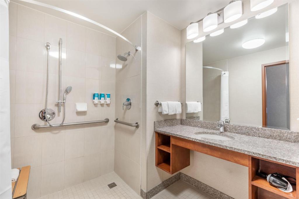 Drury Plaza Hotel Denver Central Park photo