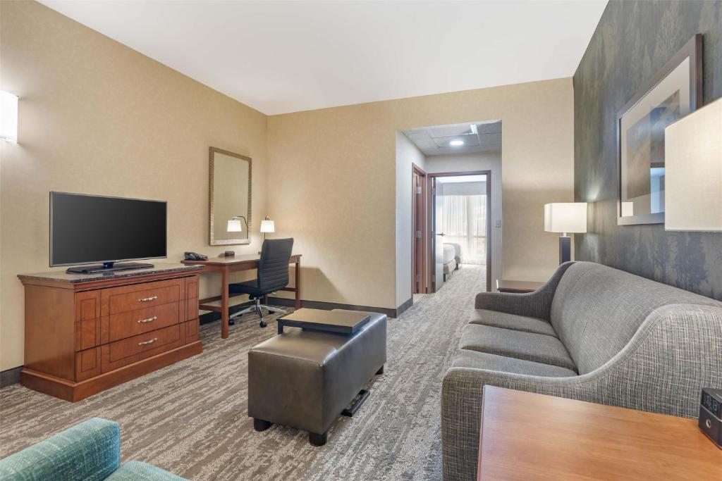 Drury Plaza Hotel Denver Central Park photo