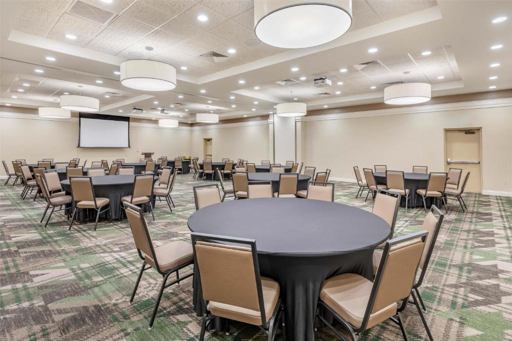 Drury Plaza Hotel Denver Central Park photo