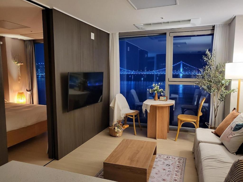 TV/trung tâm giải trí tại Gwangan salt