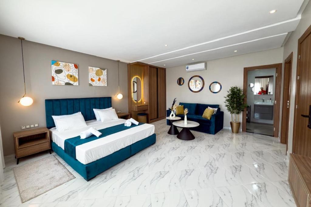 Curated visual reference: Eco Chic Apartments With Ocean View Reference: Chic Ocean View Studio With Grand Terrace Al Hoceïma Posodobljene