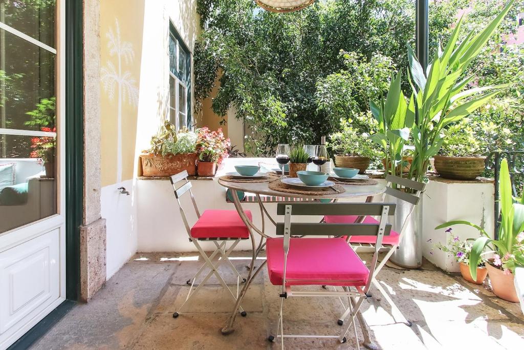 Dom Dinis Terrace