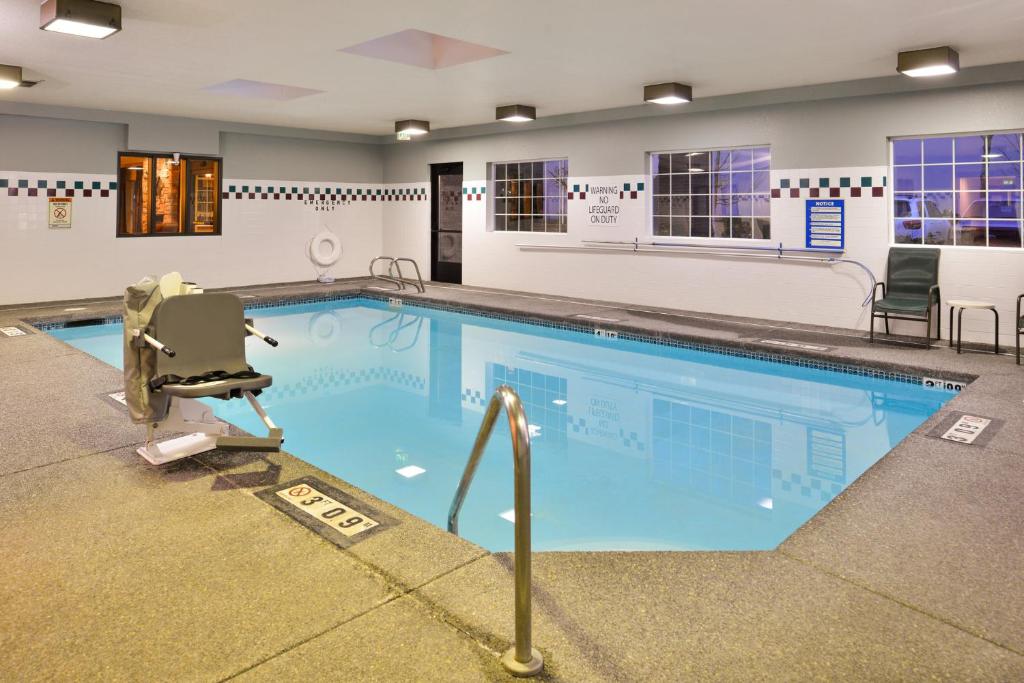 Holiday Inn Express Hotel & Suites Portland - Jantzen Beach by IHG photo