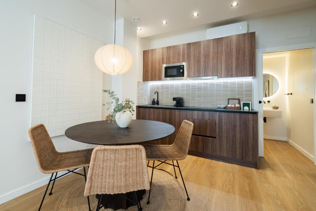 Calma Places - Patios de Alfonso XII - 1