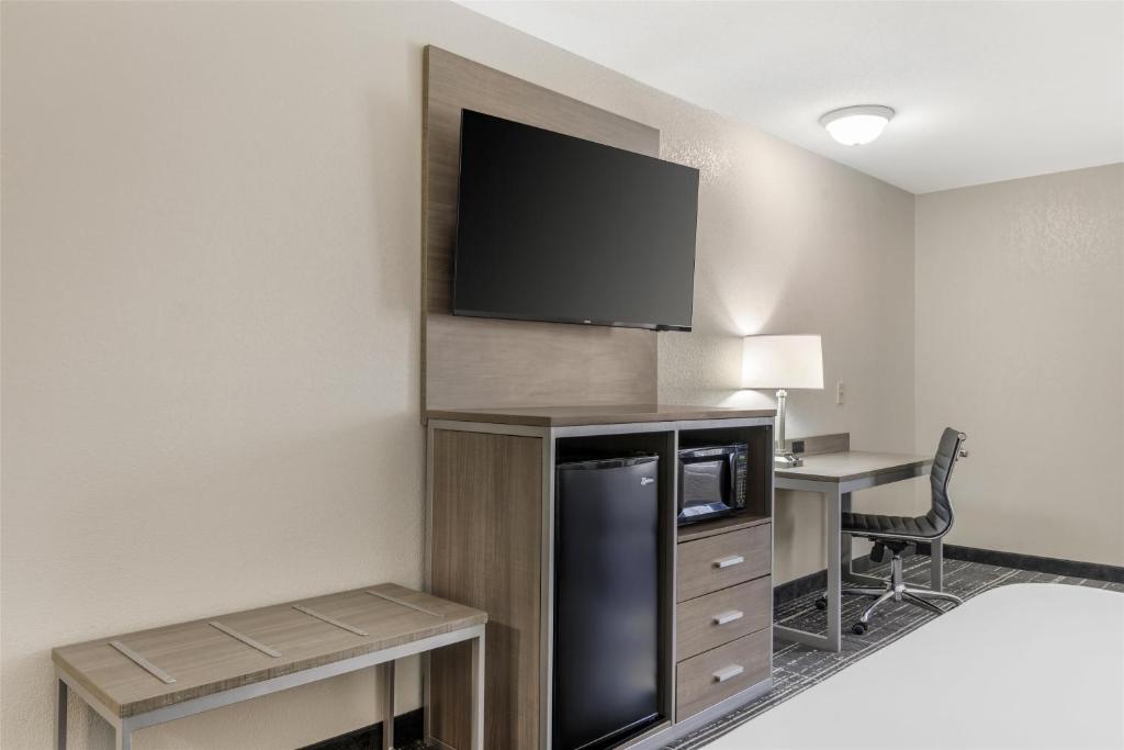 Best Western Commerce Inn - Camera King Con Divano Letto - Non Fumatori