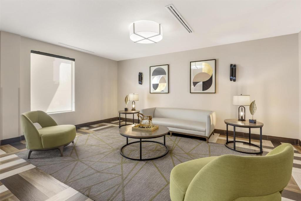 Χώρος καθιστικού στο Best Western Green Oak Inn & Suites