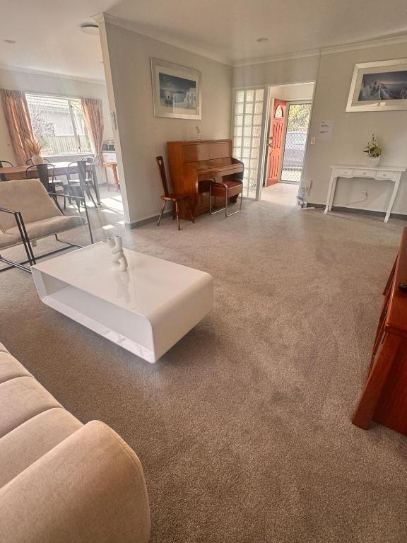 Walk to wineries - Modern retreat - Resim 21