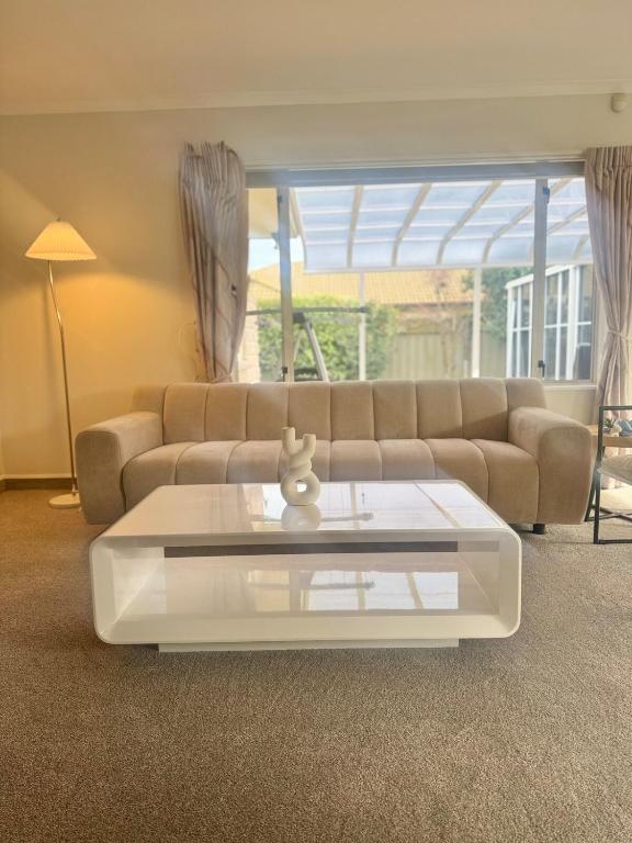 Walk to wineries - Modern retreat - Resim 27