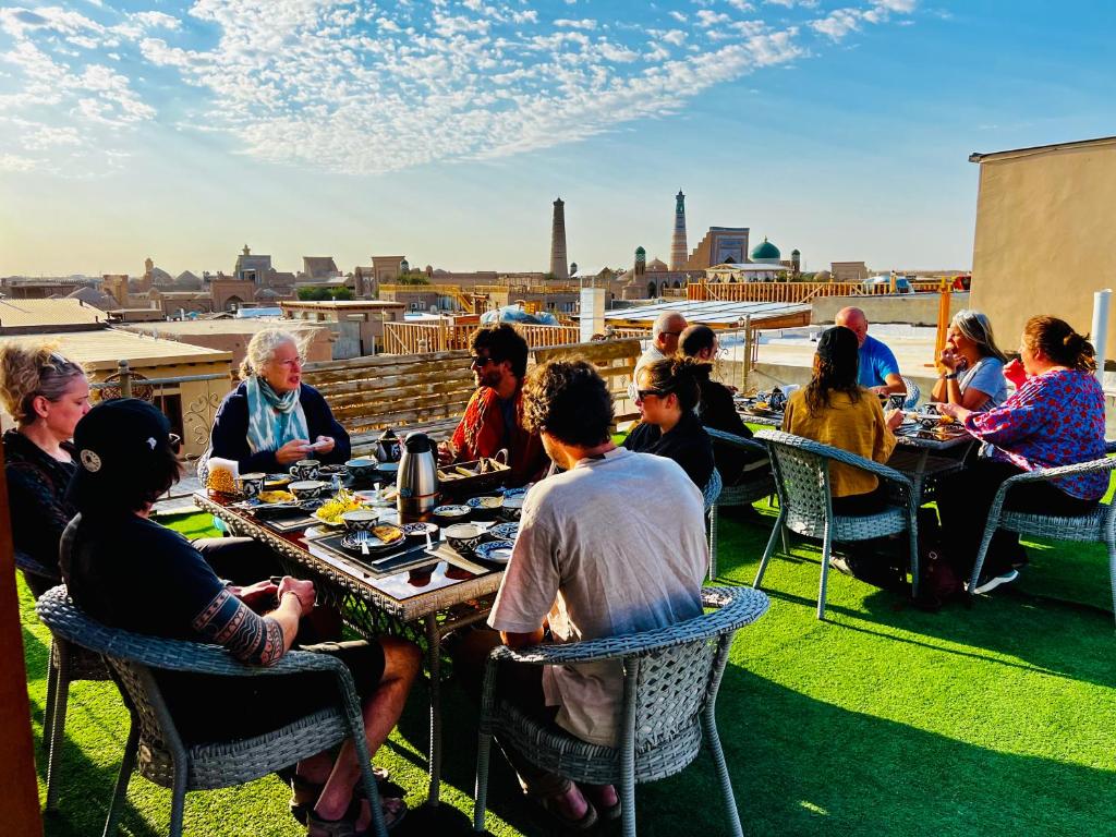 Gæster der bor på Zukhro Boutique Hotel