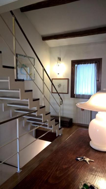 Loft Ka'Drasi, آژانس هواپیمایی آسمان سپید