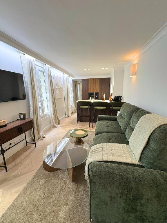 Elegant 1BR Monthly Rental near Place Vendôme