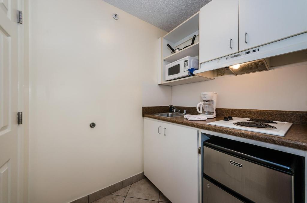 Tampa Bay Extended Stay Hotel - 