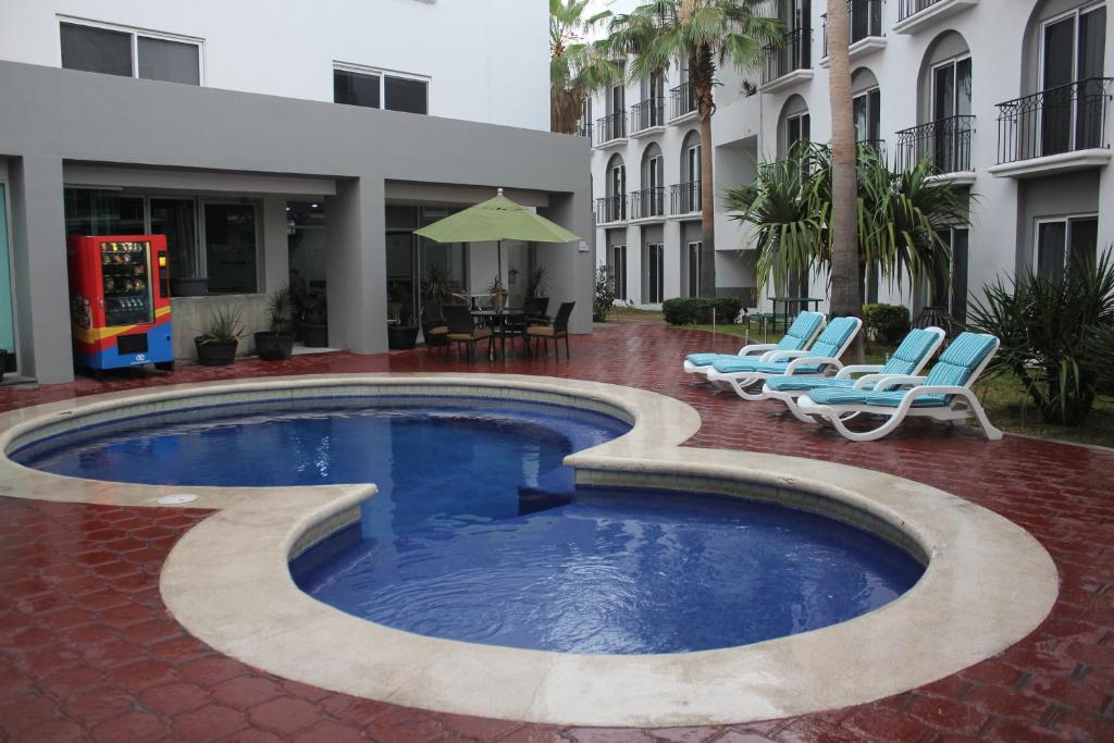 Gallery image of Seven Crown Express & Suites by Kavia in Cabo San Lucas