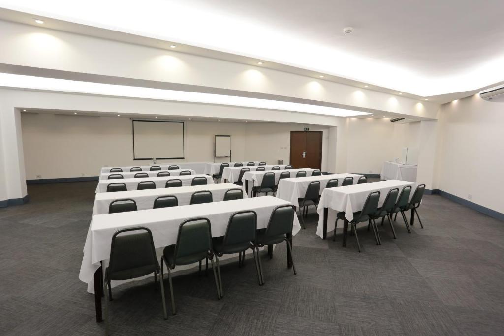  Oasis Plaza Hotel