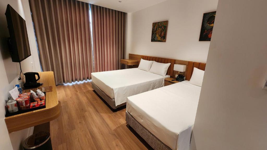 An Phát Luxury Hotel - Triple Room With City View