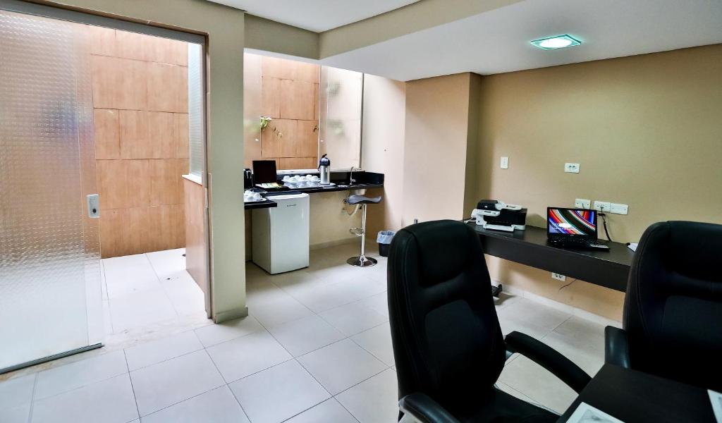 A cozinha ou kitchenette de Monte Serrat Hotel