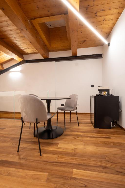 The Crispi House - Deluxe Suite With Spa Bath