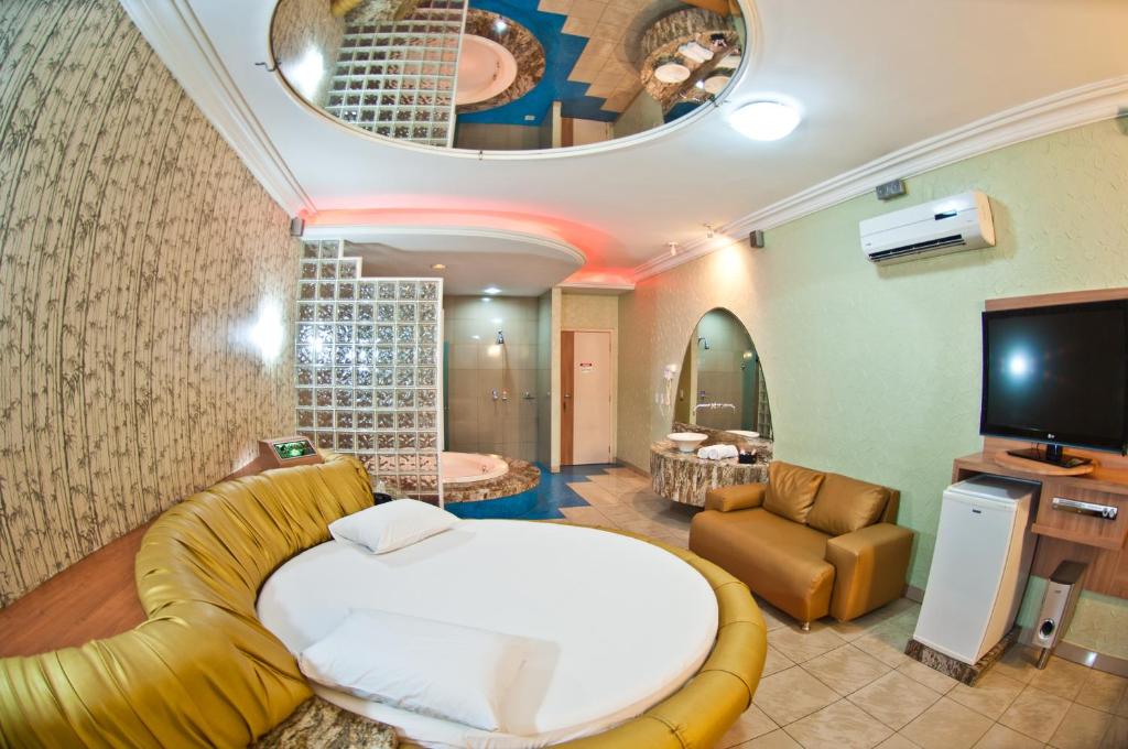  Shanadu Motel (Adults Only)
