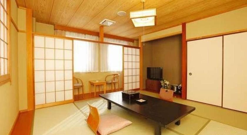 Μια τηλεόραση ή/και κέντρο ψυχαγωγίας στο Shirako New Seaside Hotel