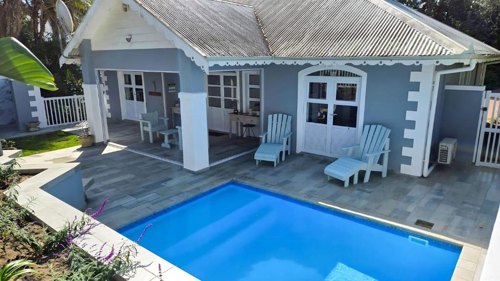 Bassein majutusasutuses Rose Cottage in Caribbean Estate või selle lähedal