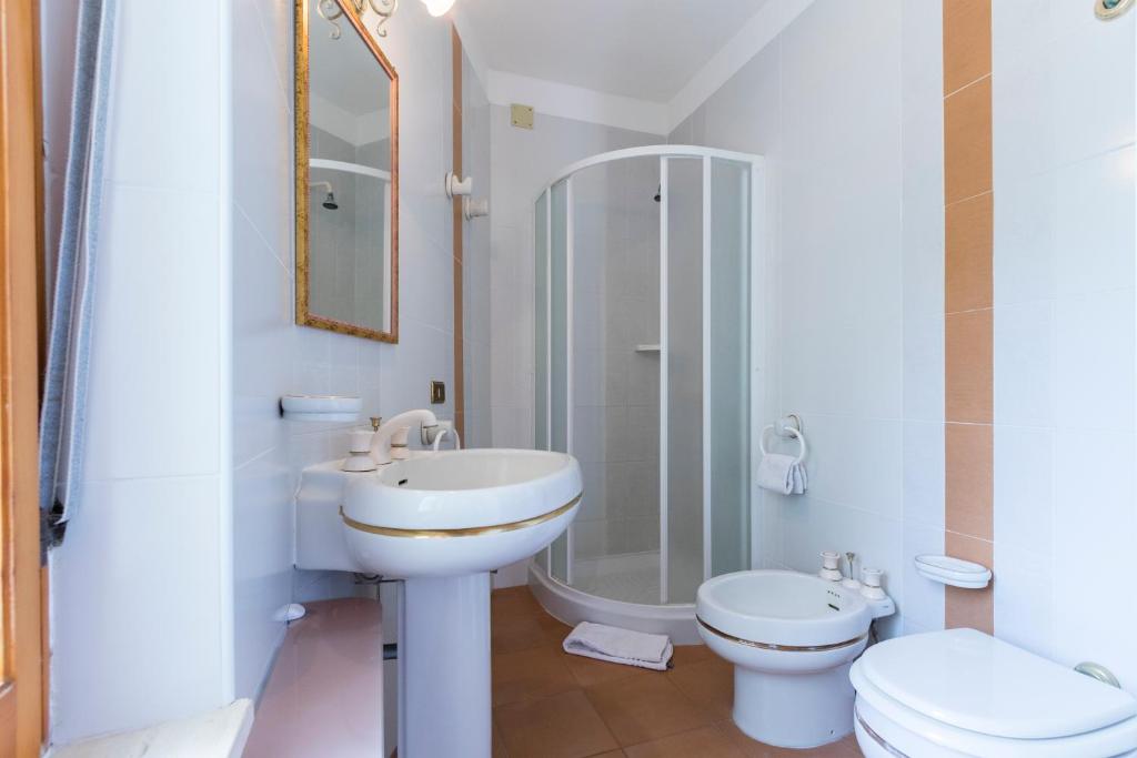 Koupelna v ubytování Four Rooms