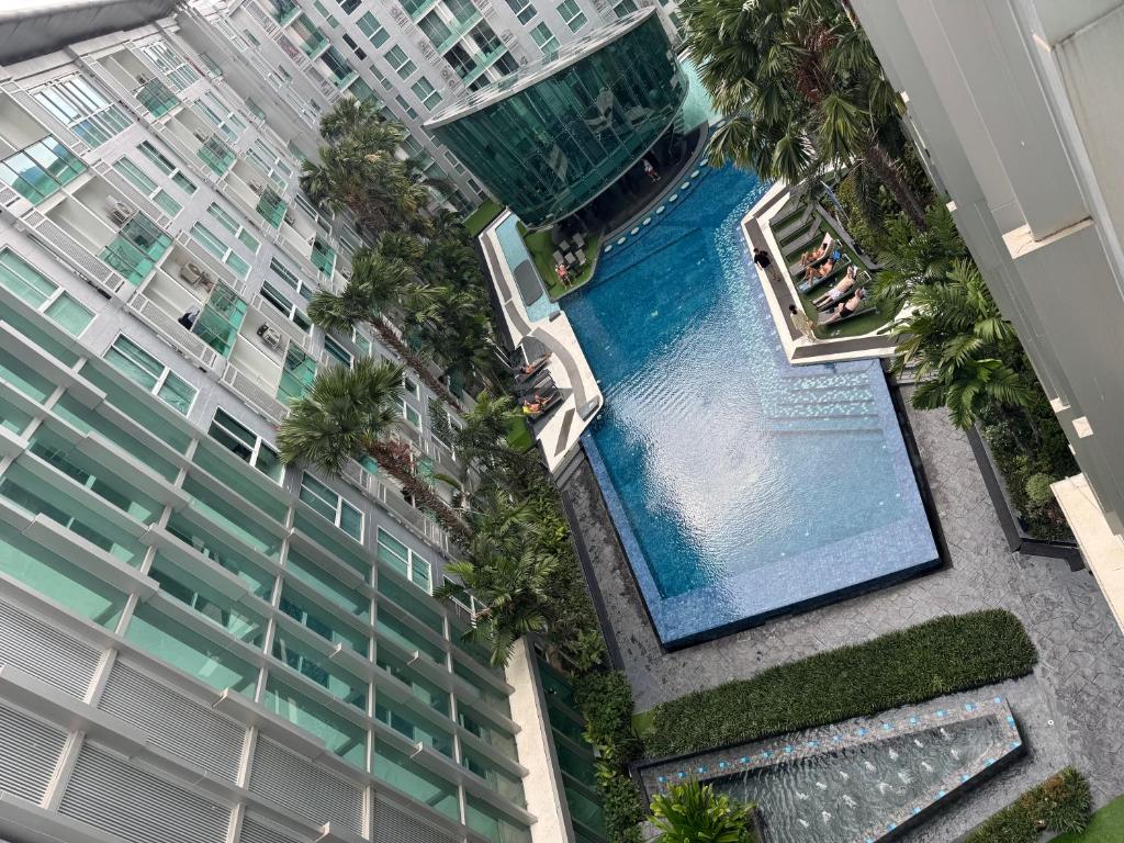 Swimmingpoolen hos eller tæt på City Center Residence Pattaya