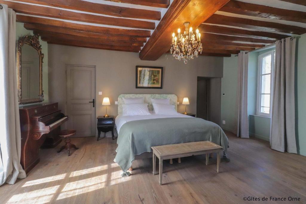 Le Prieuré de Fougy - King Room With Spa Bath