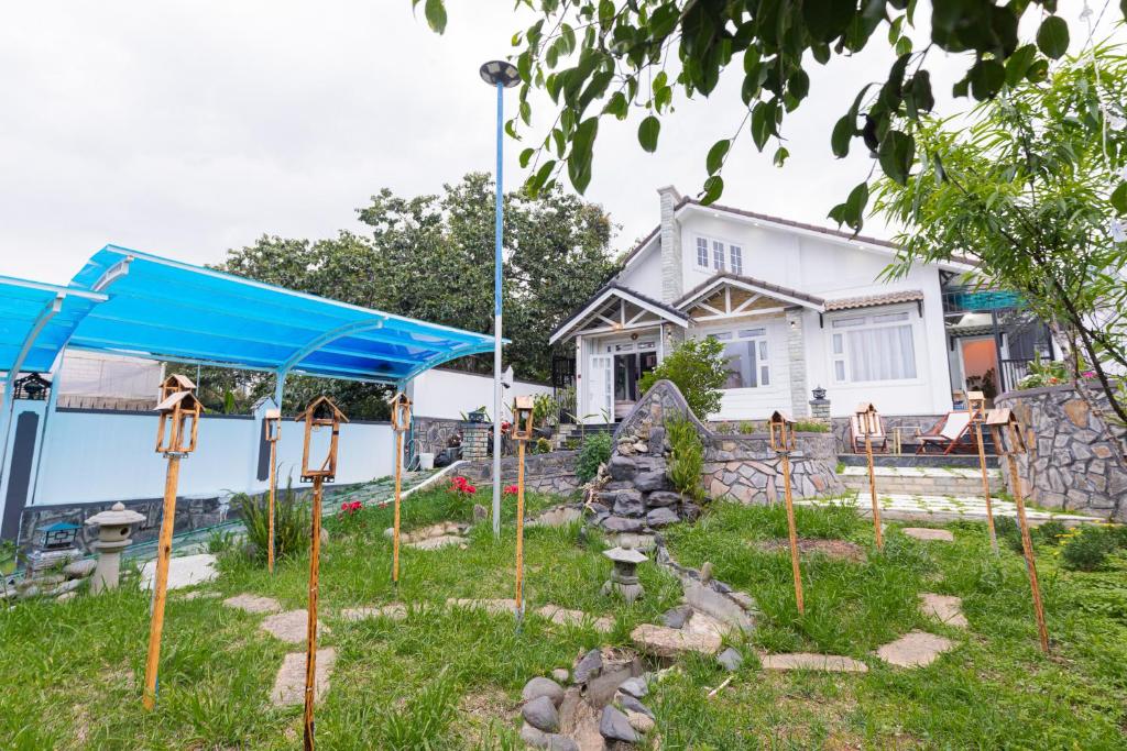 Κήπος έξω από το Dalat Lefarm Villa Sân Vườn