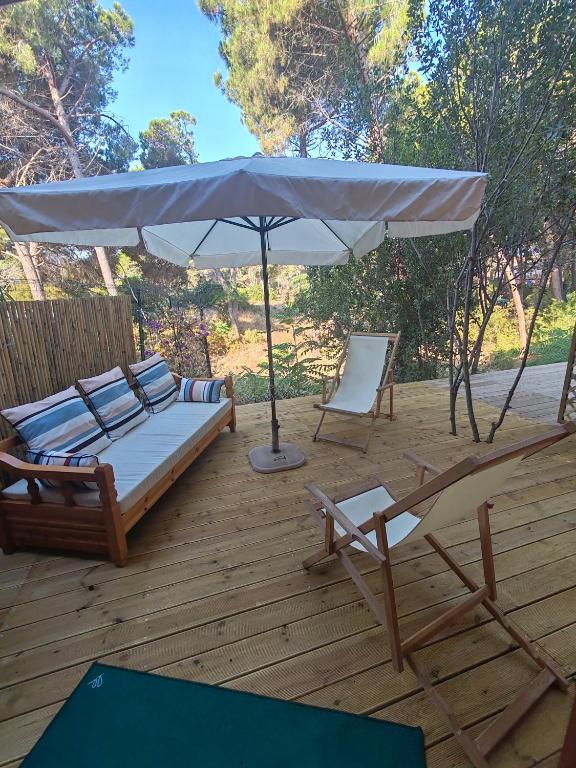 Κήπος έξω από το Casa Cossiga