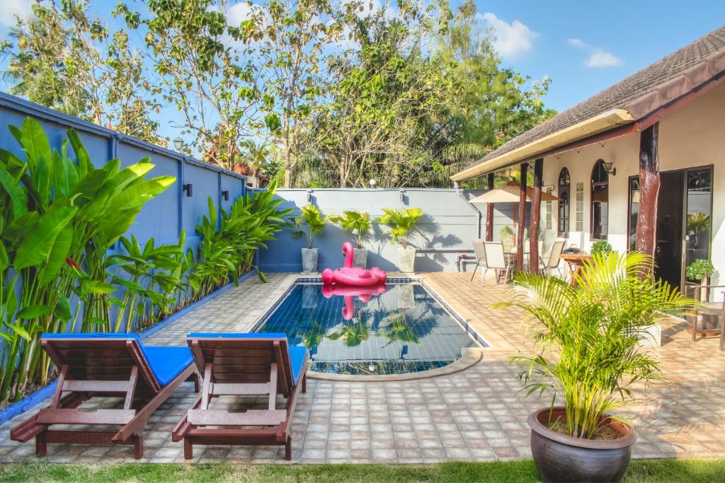 Πισίνα στο ή κοντά στο Serenity Holiday Pool Villa, Bangtao Beach