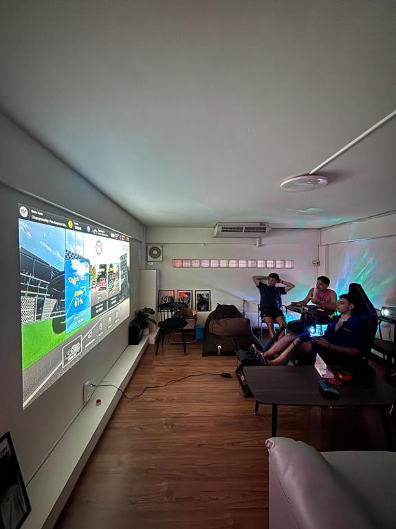 Mango Hostel – 420 Friendly