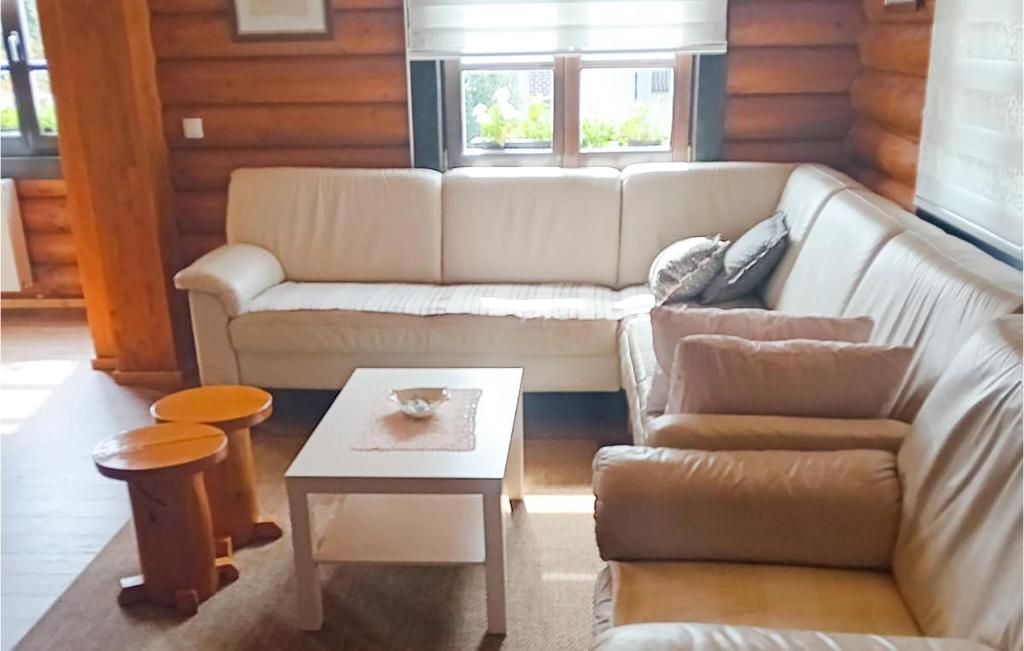 4 Bedroom Lovely Home In Otocac - Maison De Vacances 4 Chambres