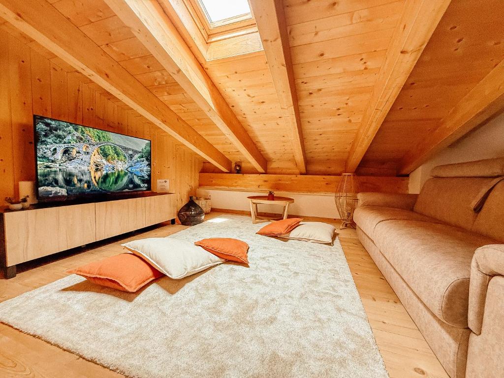 TV a/nebo společenská místnost v ubytování Alloggio Stella Alpina